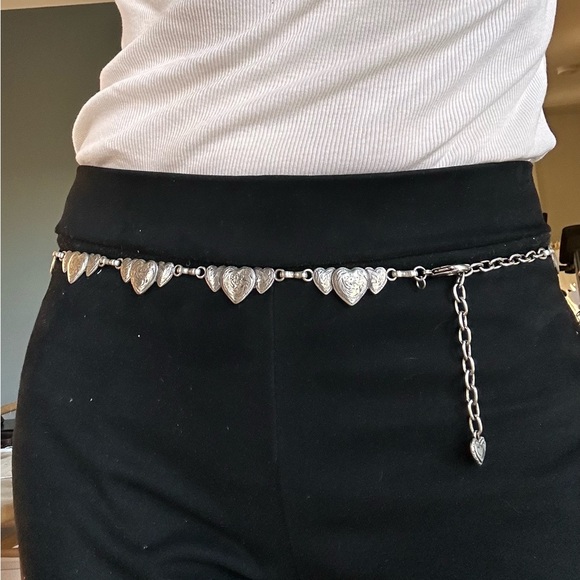 Accessories - Chic Silver Heart Chain Belt